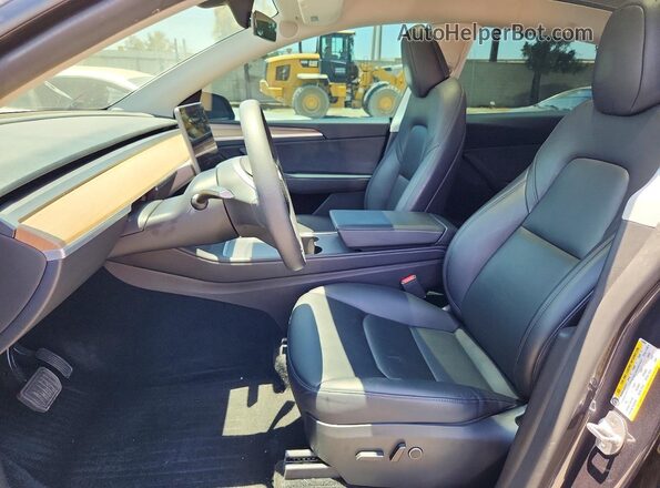 7SAYGDEE0RA234969 2024 TESLA MODEL Угольный Вид салона спереди