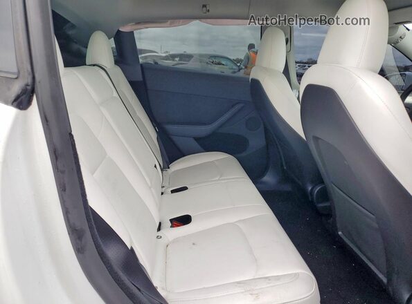 7SAYGDEE0RA257734 2024 TESLA MODEL Белый Вид задних сидений