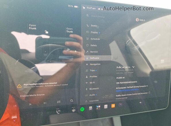 7SAYGDEE0RF024973 2024 TESLA MODEL Gray ხელსაწყოთა პანელის ხედი