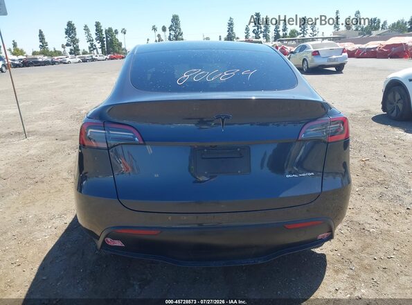 7SAYGDEE0RF025931 2024 TESLA MODEL Y Gray 