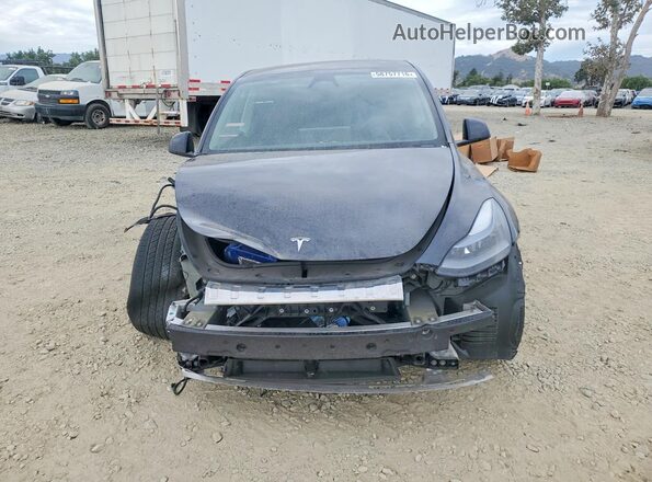 7SAYGDEE0RF158429 2024 TESLA MODEL Gray Вид спереду