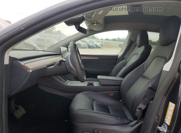 7SAYGDEE0RF158429 2024 TESLA MODEL Gray Вид салону спереду