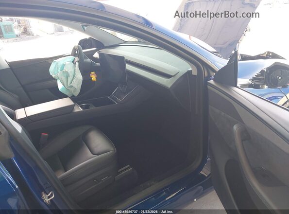 7SAYGDEE0TA464311 2026 TESLA MODEL Y Blue წინა სალონის ხედი