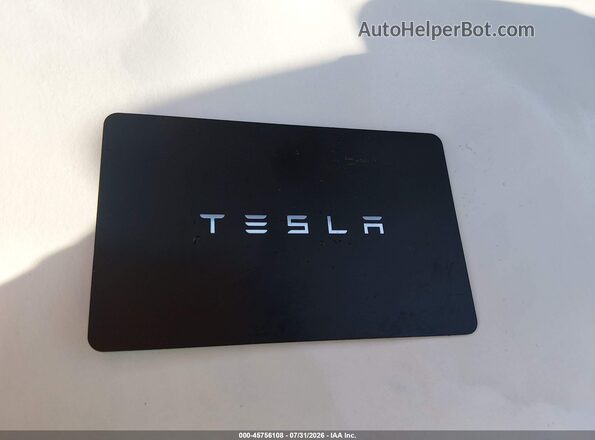 7SAYGDEE0TF557333 2026 TESLA MODEL Y White წინა პანელის ხედი
