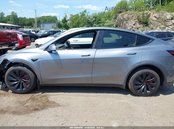 7SAYGDEE0TF579509 2026 TESLA MODEL Y Gray 360 interior view