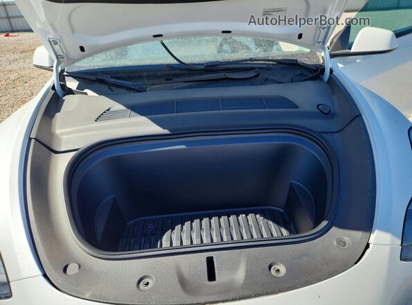 7SAYGDEE1NF523145 2022 TESLA MODEL Белый Вид задней части салона