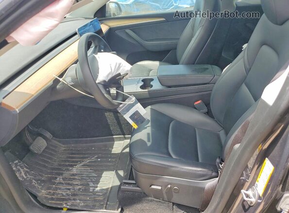 7SAYGDEE1PA094492 2023 TESLA MODEL Gray Вид салону спереду