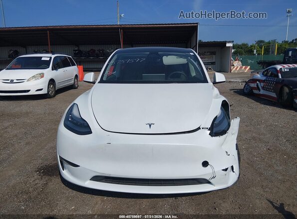 7SAYGDEE1PA124123 2023 TESLA MODEL Y White Widok zestawu wskaźników