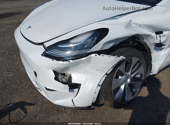 7SAYGDEE1PA124123 2023 TESLA MODEL Y White Widok z przodu