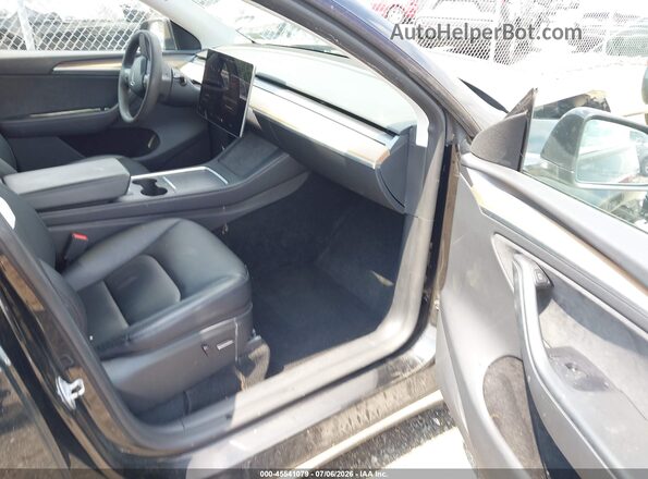 7SAYGDEE1PA183186 2023 TESLA MODEL Y Black Vista interior delantera