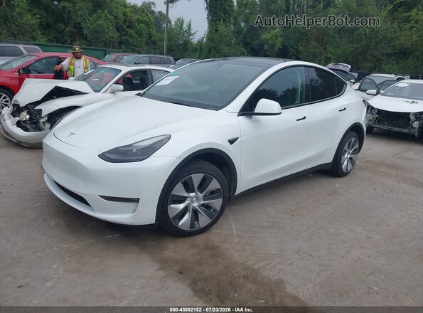7SAYGDEE1PF668415 2023 TESLA MODEL Y White Przód lewy