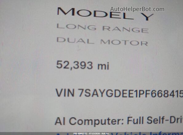 7SAYGDEE1PF668415 2023 TESLA MODEL Y White Widok wnętrza 360 stopni