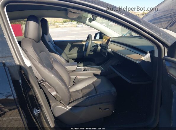 7SAYGDEE1PF802596 2023 TESLA MODEL Y Black წინა სალონის ხედი