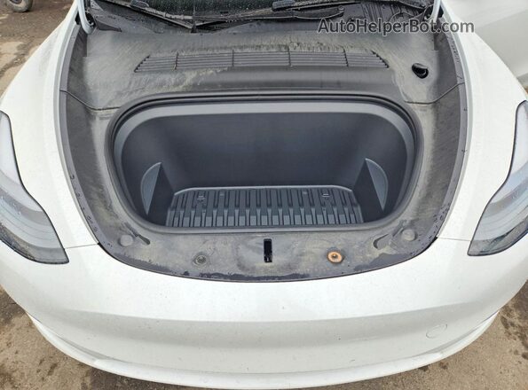 7SAYGDEE1RF197224 2024 TESLA MODEL White Rear interior view