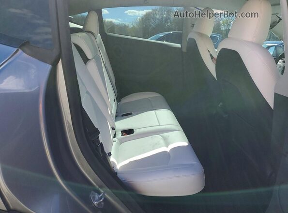 7SAYGDEE1SA346024 2025 TESLA MODEL Gray Вид задньої частини салону
