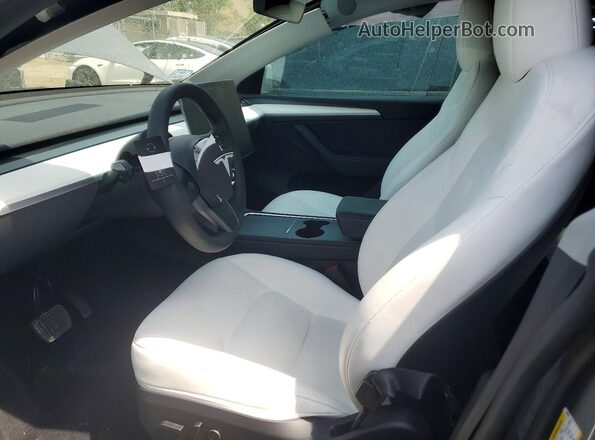 7SAYGDEE1SA346024 2025 TESLA MODEL Gray Вид салону спереду
