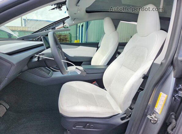 7SAYGDEE1TA401122 2026 TESLA MODEL Gray წინა სალონის ხედი