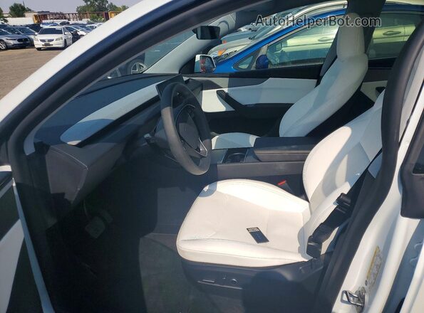 7SAYGDEE1TF336307 2026 TESLA MODEL White Vista interior delantera
