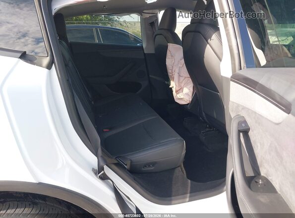 7SAYGDEE1TF345363 2026 TESLA MODEL Y Белый Вид наклейки с VIN-кодом