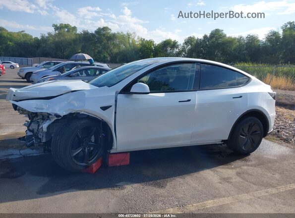 7SAYGDEE1TF345363 2026 TESLA MODEL Y Белый Панорамный вид салона 360°