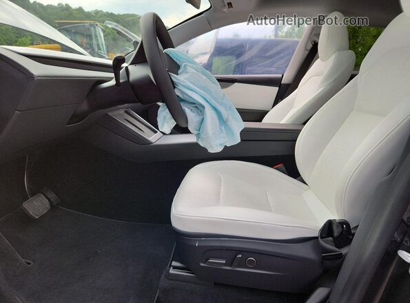 7SAYGDEE1TF396460 2026 TESLA MODEL Gray Widok wnętrza z przodu