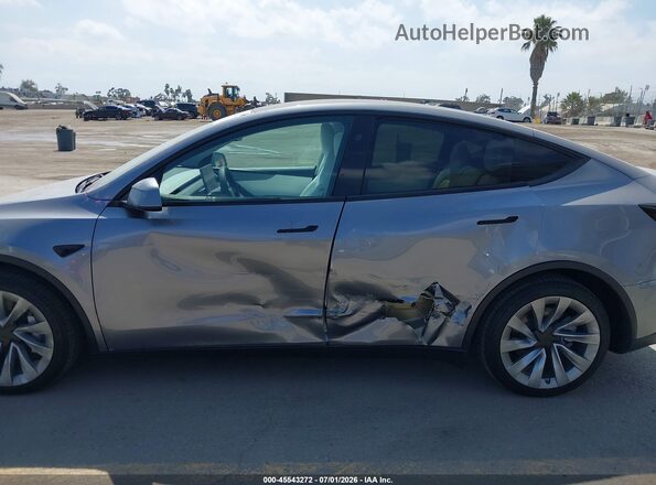 7SAYGDEE1TF439758 2026 TESLA MODEL Y Silver წინა ხედი