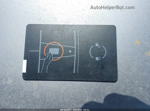7SAYGDEE1TF439758 2026 TESLA MODEL Y Silver წინა პანელის ხედი
