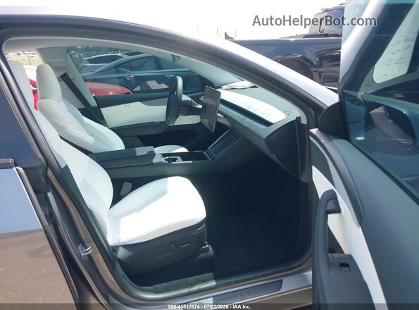 7SAYGDEE1TF444619 2026 TESLA MODEL Y Серый Вид салона спереди