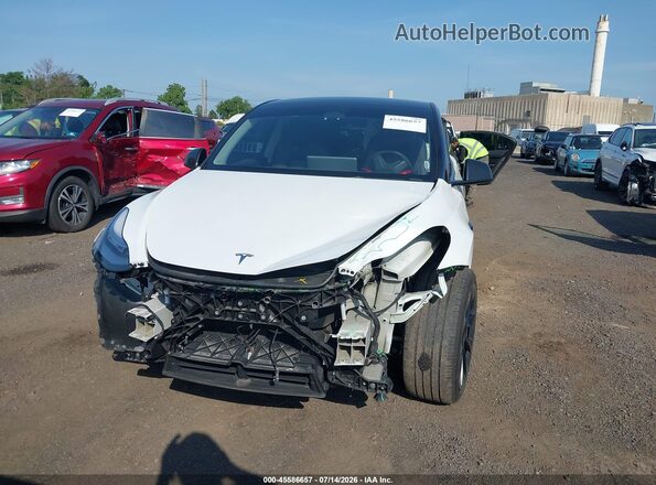 7SAYGDEE2NA014498 2022 TESLA MODEL Y White Front view