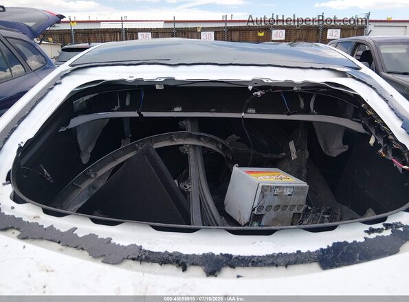7SAYGDEE2NF331801 2022 TESLA MODEL Y Белый Вид спереди