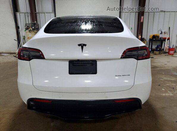 7SAYGDEE2NF489328 2022 TESLA MODEL White Вид ззаду