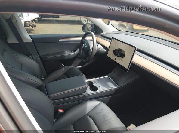 7SAYGDEE2PA107251 2023 TESLA MODEL Y Черный Вид салона спереди