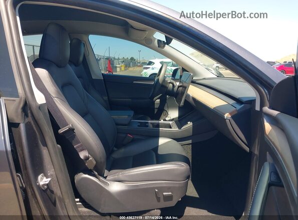 7SAYGDEE2PF840550 2023 TESLA MODEL Y Gray Vista interior delantera
