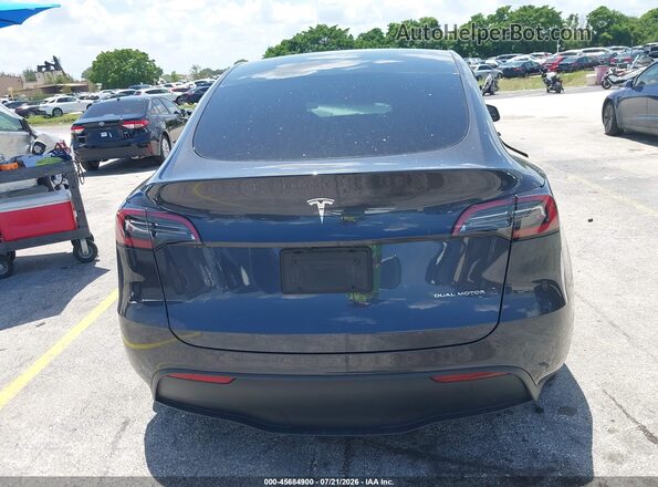 7SAYGDEE2RA255659 2024 TESLA MODEL Y Gray 