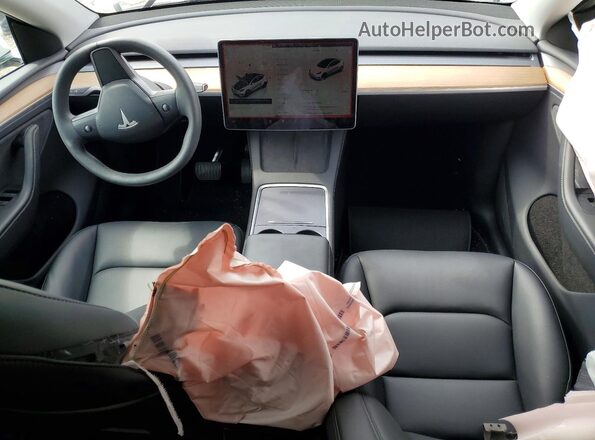 7SAYGDEE2RA328562 2024 TESLA MODEL White Dashboard view