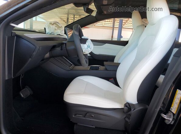 7SAYGDEE2TF627494 2026 TESLA MODEL Black წინა სალონის ხედი