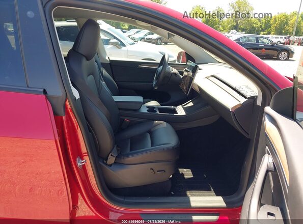 7SAYGDEE3PA043561 2023 TESLA MODEL Y Red Вид салону спереду