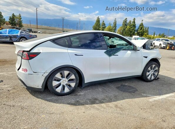 7SAYGDEE3RA239678 2024 TESLA MODEL Белый Задняя правая четверть