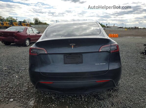 7SAYGDEE3RA278724 2024 TESLA MODEL Gray Հետևի տեսք