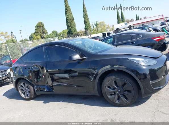 7SAYGDEE3RF004443 2024 TESLA MODEL Y Black Սալոնի 360 աստիճան տեսք