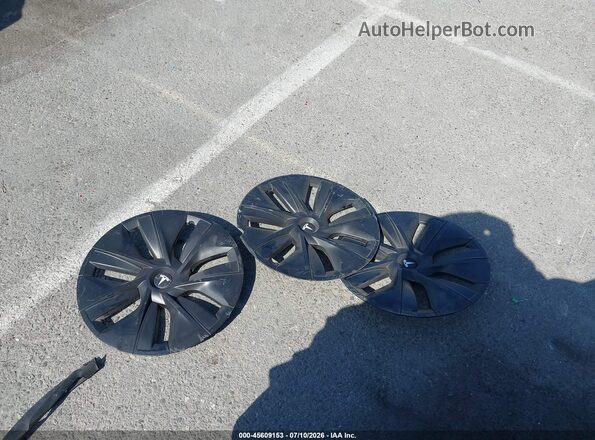 7SAYGDEE3RF004443 2024 TESLA MODEL Y Black Սարքավորումների վահանակի տեսք