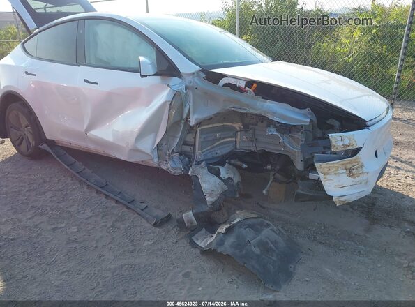 7SAYGDEE3TA491695 2026 TESLA MODEL Y White Front view