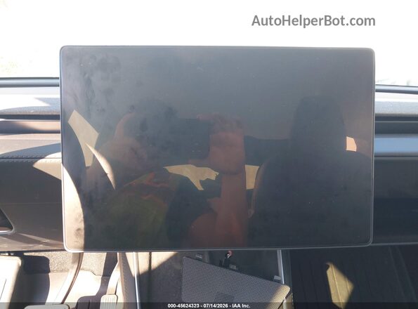 7SAYGDEE3TA491695 2026 TESLA MODEL Y White Rear seats view