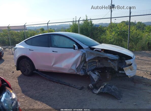 7SAYGDEE3TA491695 2026 TESLA MODEL Y White 360 interior view