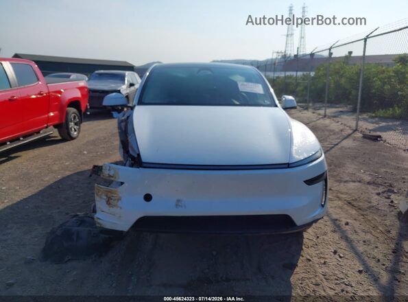 7SAYGDEE3TA491695 2026 TESLA MODEL Y White Rear interior view