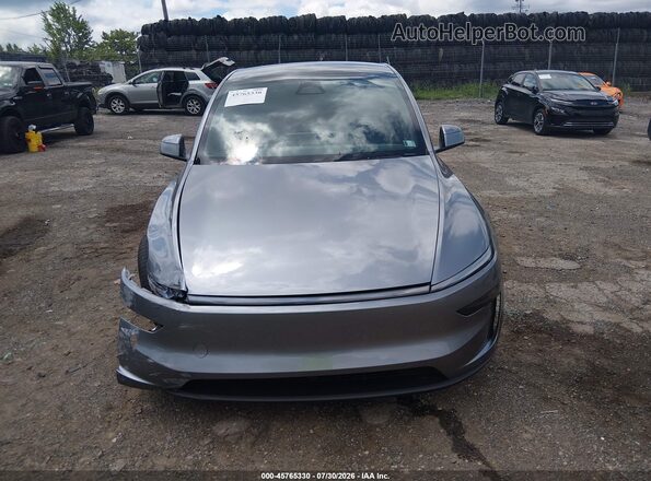 7SAYGDEE3TA636945 2026 TESLA MODEL Y Gray ხელსაწყოთა პანელის ხედი