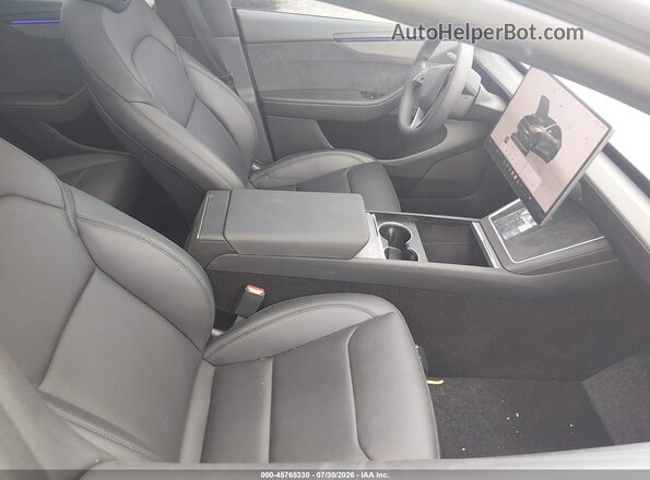 7SAYGDEE3TA636945 2026 TESLA MODEL Y Gray წინა სალონის ხედი
