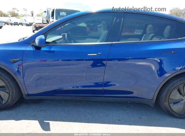 7SAYGDEE3TF455184 2026 TESLA MODEL Y Blue Widok wnętrza 360 stopni