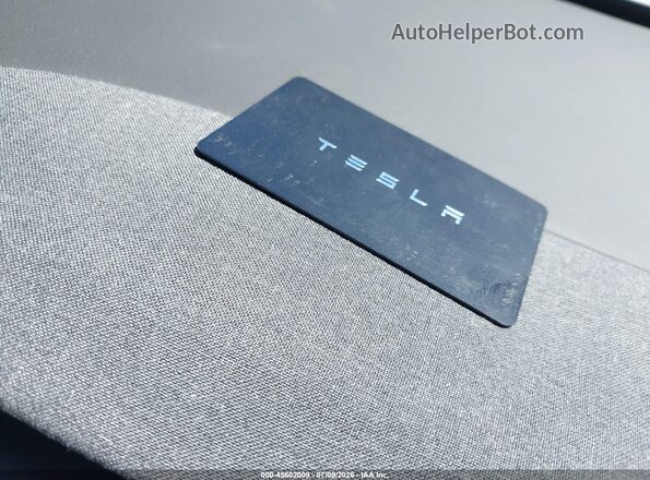 7SAYGDEE3TF658804 2026 TESLA MODEL Y Gray Dashboard view