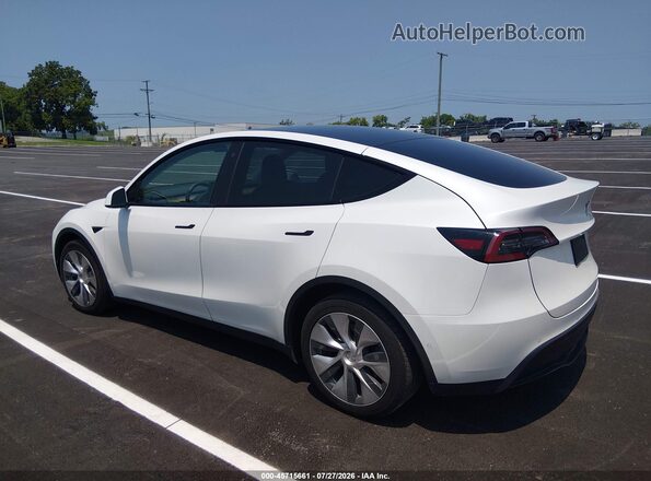 7SAYGDEE4NF374746 2022 TESLA MODEL Y White Սալոնի 360 աստիճան տեսք
